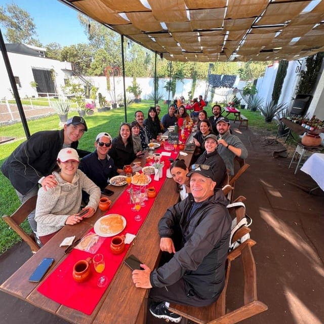 Xochimilco: Kayak ride at sunrise with breakfast Gallery Image 3