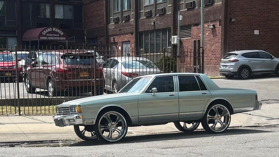 Bronx Subway and Walking Tour with Bronx Little Italy Gallery Image 4