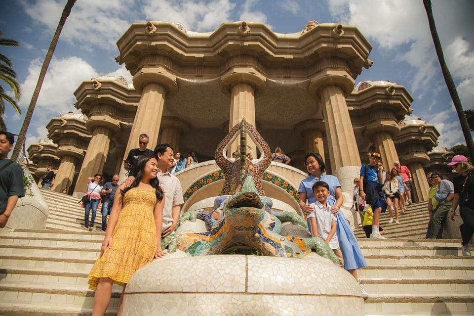 7. Park Güell Private Photography Experience - Image 7
