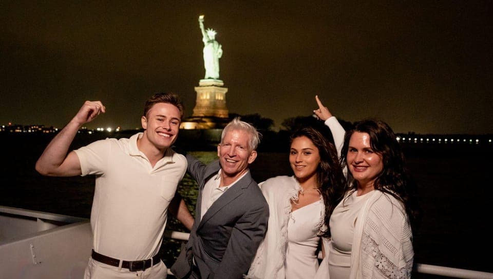 Manhattan Skyline Dining Cruise Gallery Image 1