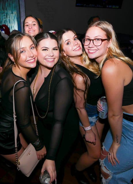 Guided Bourbon Street Bar Crawl with Shots Gallery Image 4