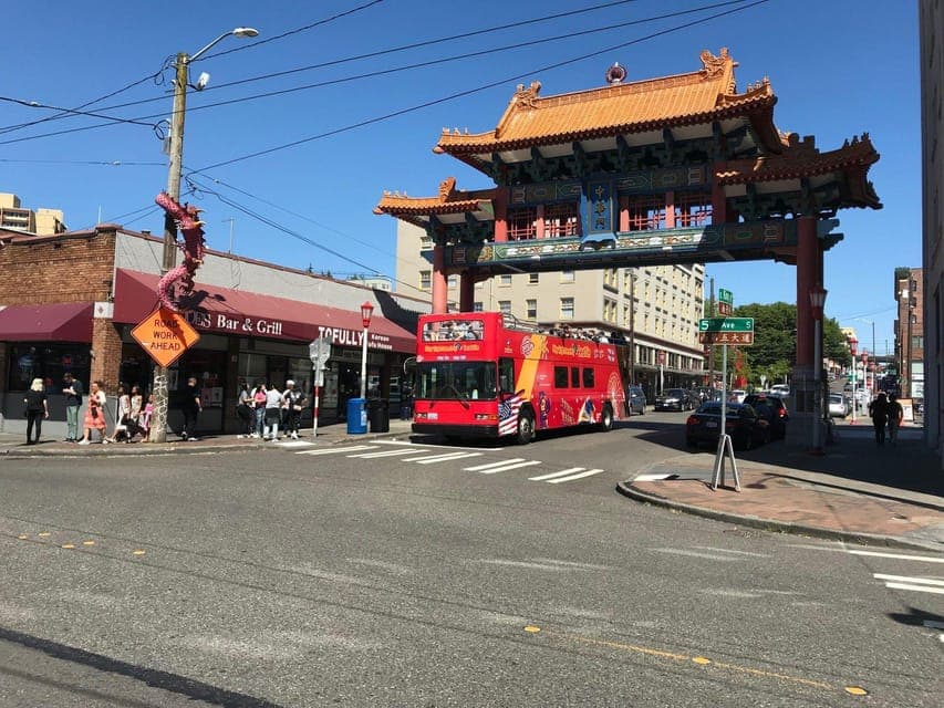 City Sightseeing Seattle: HOHO Bus Tour + Locks Cruise Gallery Image 2