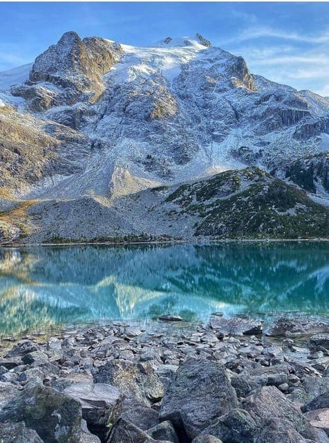 Joffre Lakes/ Hiking Day Trip Gallery Image 4