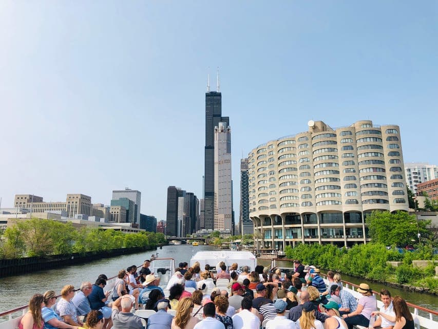 Chicago River 90-Min Architecture Boat Tour Gallery Image 4