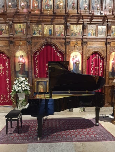 Romantic Piano Concert at Saint-Julien-le-Pauvre Gallery Image 3