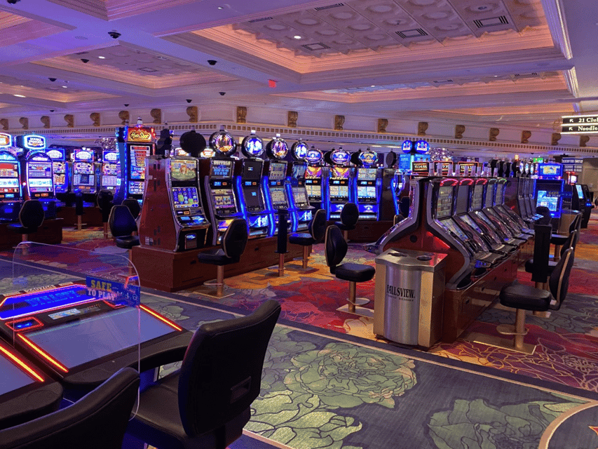 Niagara: VIP Casino Tour with Private Driver From Toronto Gallery Image 2