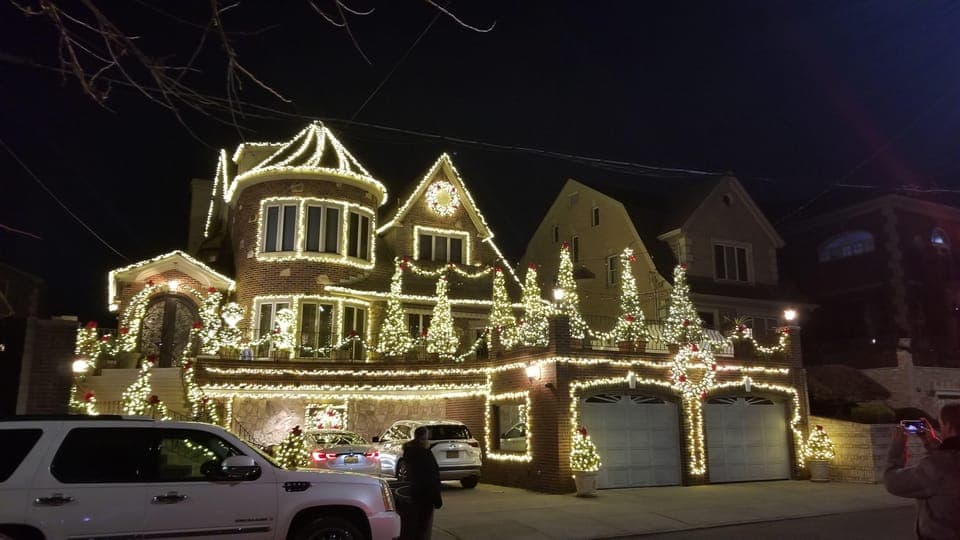 Magnificent Christmas Lights Tour of Dyker Heights Brooklyn Gallery Image 4