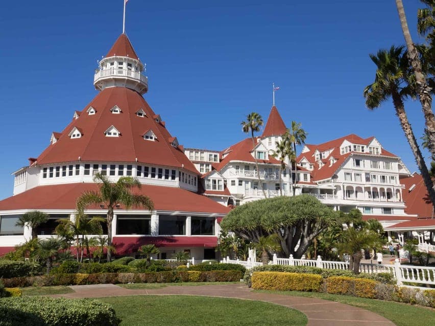 San Diego Drag Queen Tour: Fun, Sass & City Secret Gallery Image 4