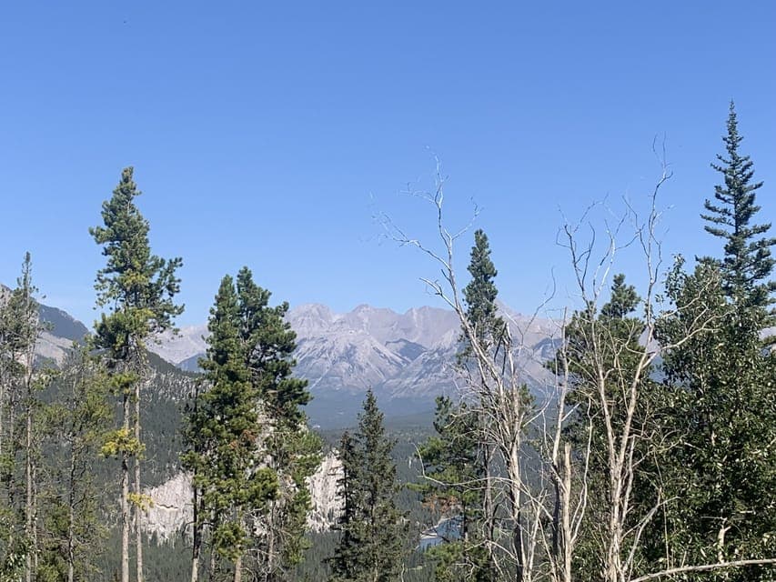 Minivan Airport Shuttle: Banff <---> Calgary Gallery Image 4