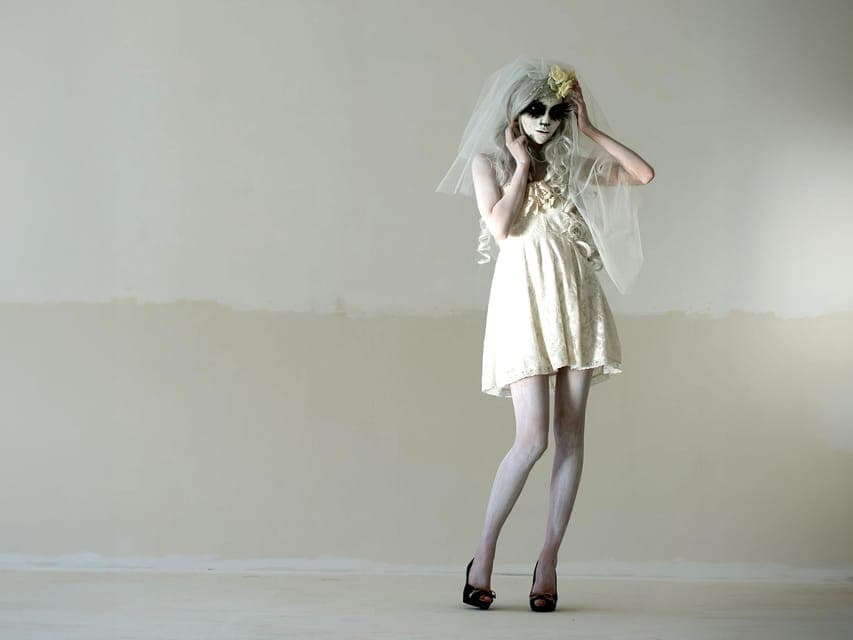 Haunted House Wedding Ceremony + Photography Gallery Image 3