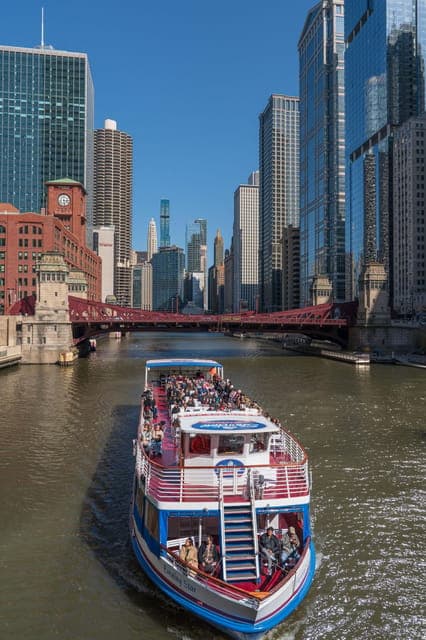 Architecture River Cruise Skip-the-Ticket Line Gallery Image 4