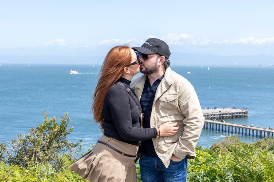 Portrait Session at Golden Gate Bridge SF Gallery Image 4
