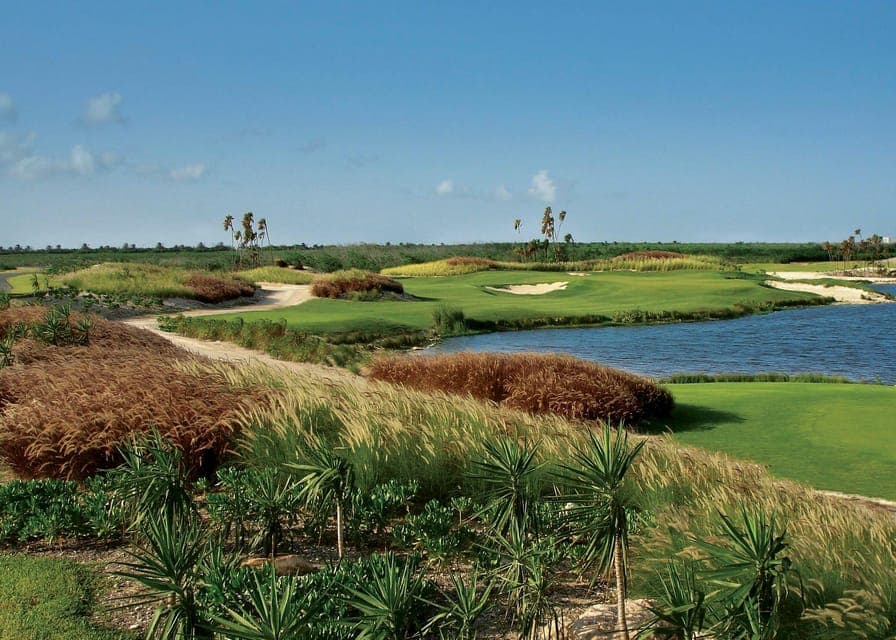 8. Play Riviera Cancun Golf Course W/Clubs - Image 8