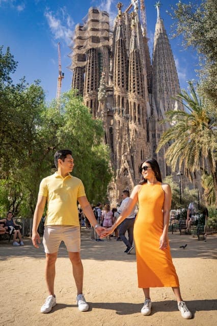 Professional Photoshoot Outside Sagrada Familia Gallery Image 2