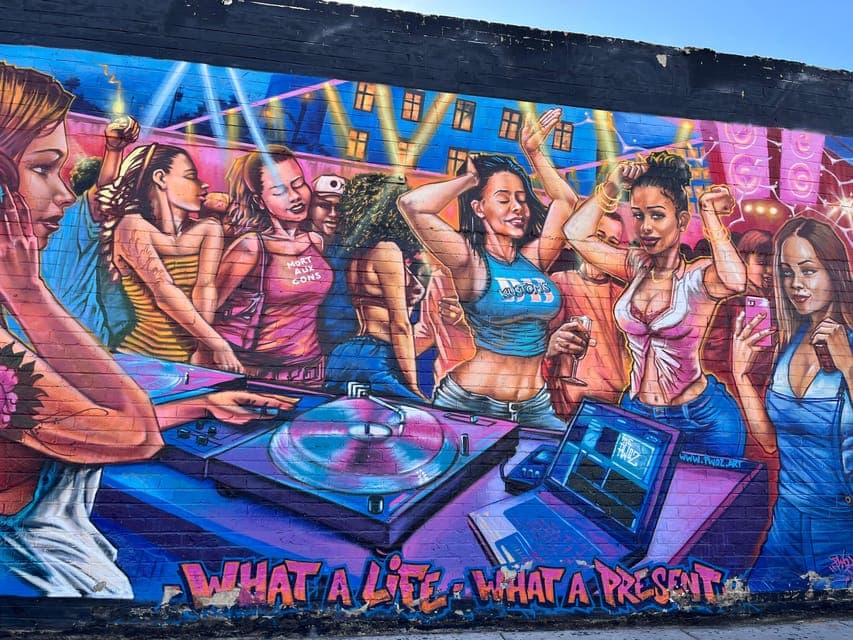 Downtown Las Vegas walking tour in French Gallery Image 4