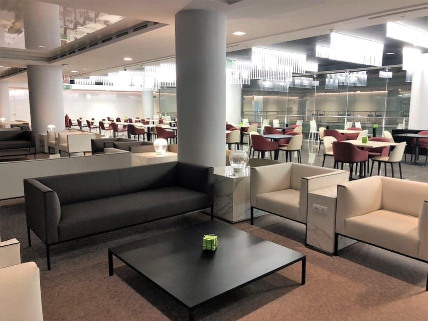 Access to Pau Casals VIP Airport Lounge (T1) Gallery Image 4