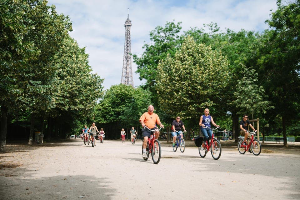 Highlights of Paris Bike Tour in English or Dutch - Image 1
