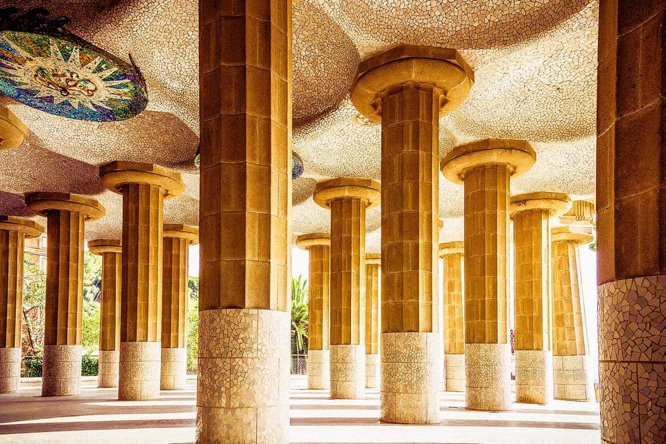 Park Güell Guided Tour with Fast-Track Ticket Gallery Image 2