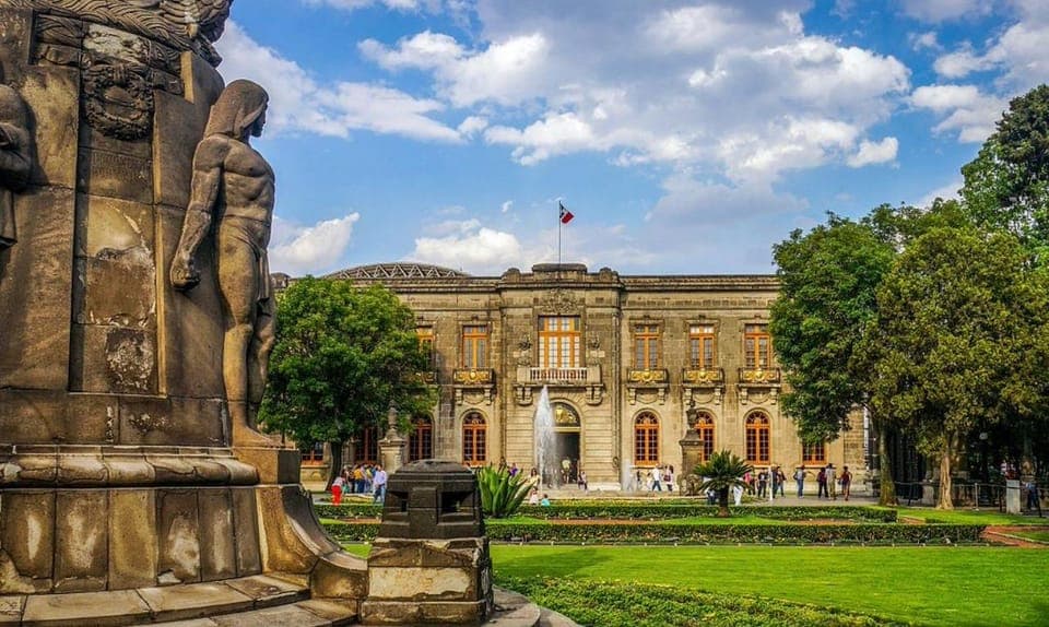 Chapultepec Castle Tour: Explore the Luxurious Chambers Gallery Image 4