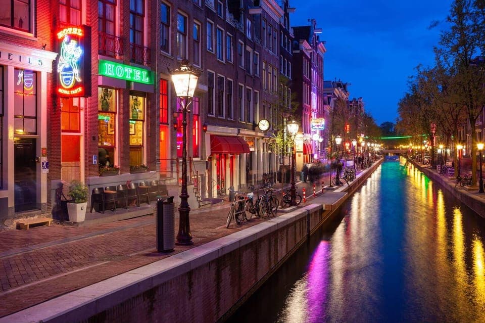 Private Red Light District Tour in Spanish Gallery Image 3