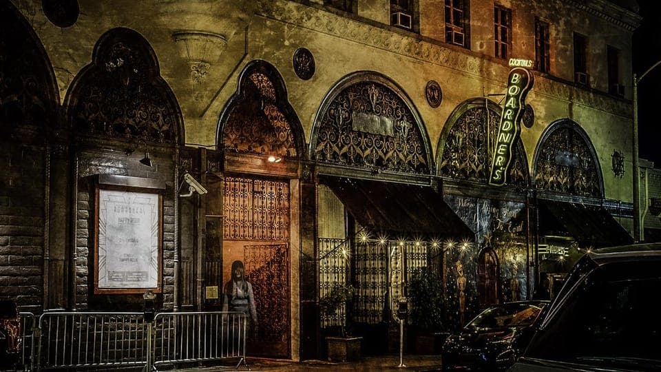 LA Ghosts Boos and Booze Haunted Pub Crawl Gallery Image 4