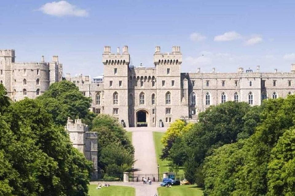 1. Windsor Castle, Stonehenge and Bath Tour Private - Image 1