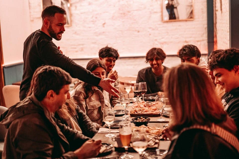 Tipsy Tapas & History Tour in the Gothic Quarter Gallery Image 1