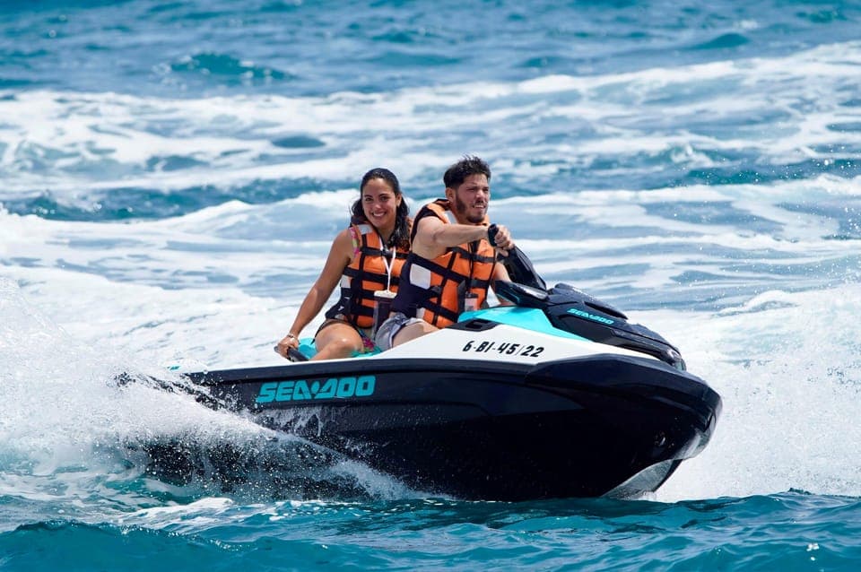 9. Jet Ski Ride 1 or 2 People w/ Instructor Included - Image 9