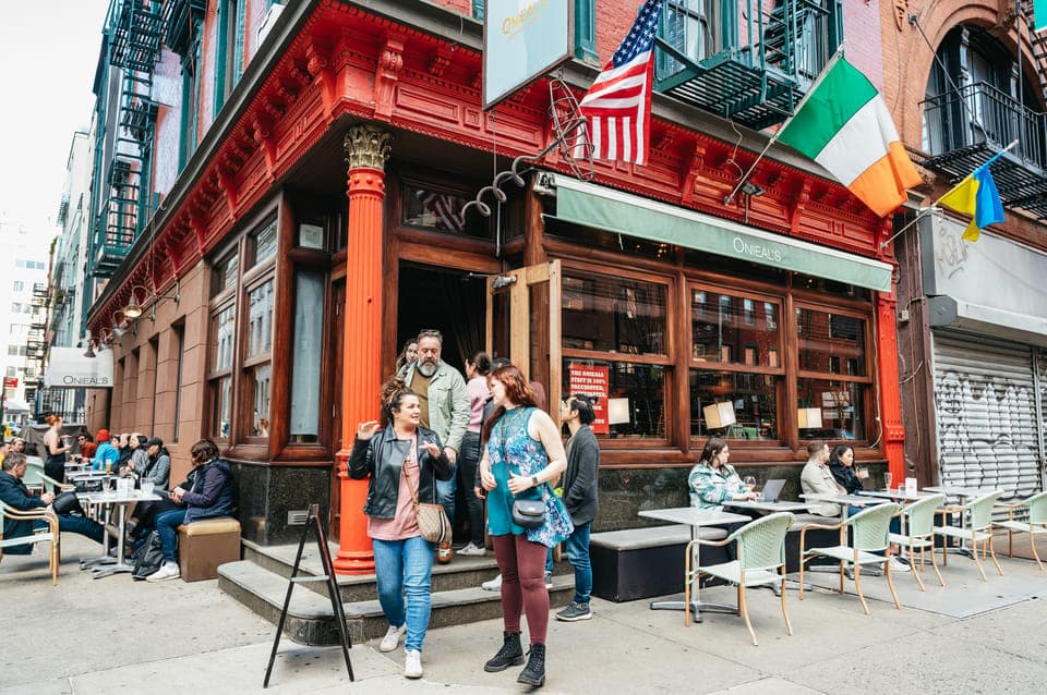 Sex and the City Sites Bus Tour (On Location Tours) Gallery Image 2