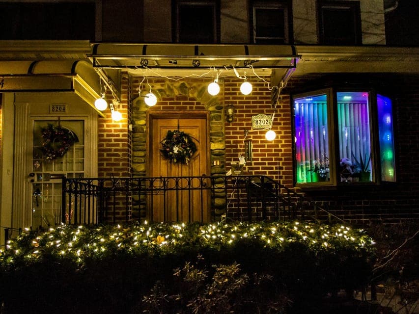 New York Christmas Lights Tour by BUS Gallery Image 2