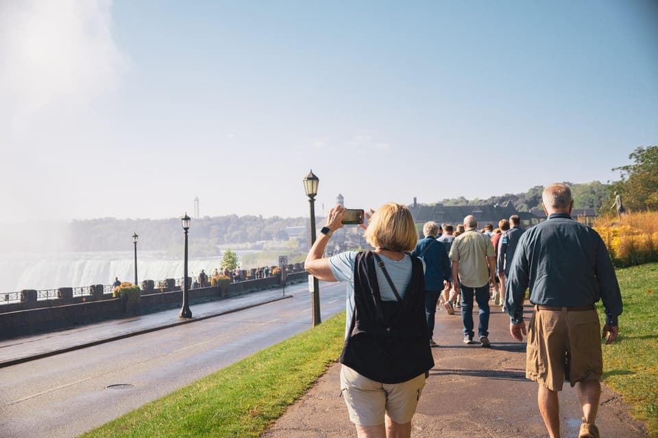Niagara Falls: Guided Tour with Behind the Falls & Boat Ride Gallery Image 4