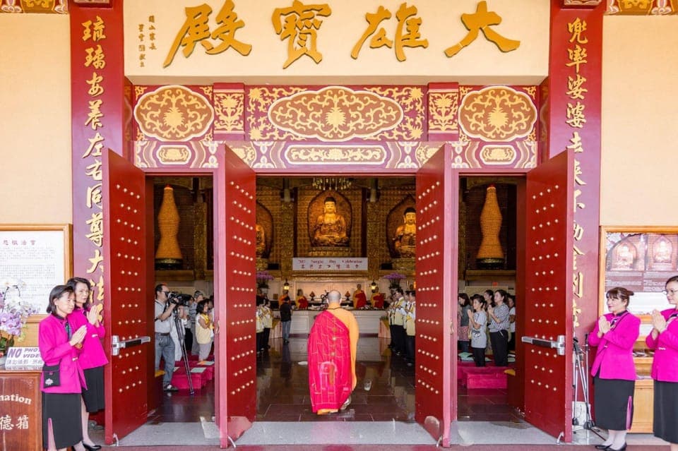 Hindu Temple and Buddhist Monastery Day Trip Gallery Image 2