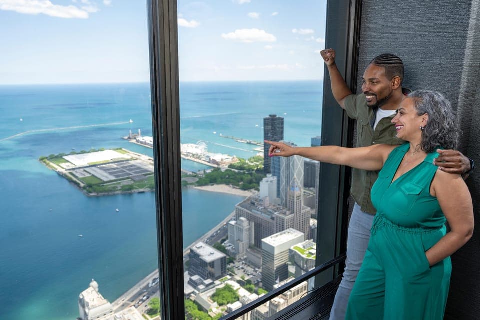 360 CHICAGO Observation Deck Ticket Gallery Image 3