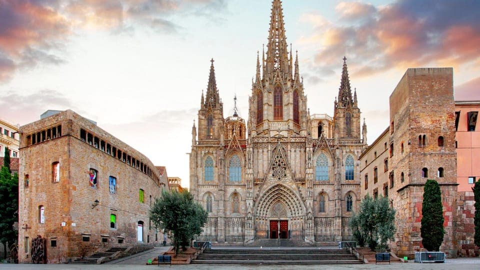 44. Barcelona Cathedral: Exclusive walking tour & entry tickets. - Image 44