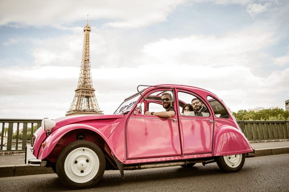 Pink Tour by Night with Champagne Gallery Image 3