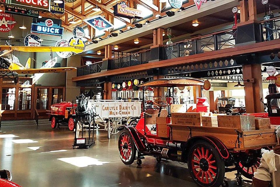 3.5-Hour Bus City Tour with Gasoline Alley Museum - Image 7