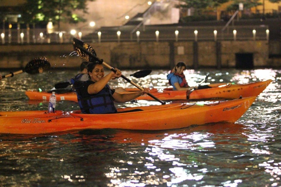 Moonlight Paddle Tour on the Chicago River Gallery Image 2