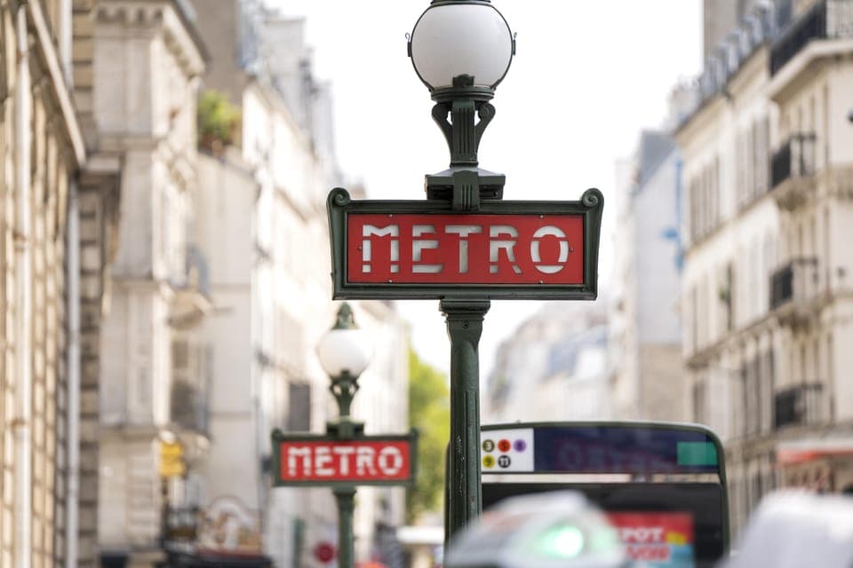 Unescorted Day Trip to Paris Gallery Image 4