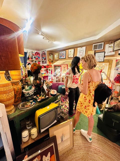 Vintage Shopping and Food Tour Gallery Image 1