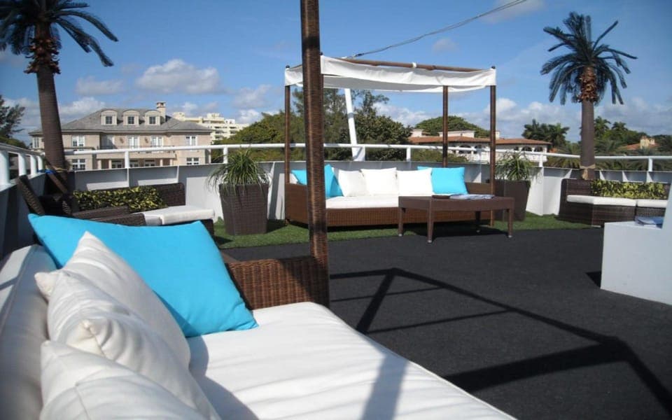 Musette Yacht New Year's Eve Party Cruise Gallery Image 3