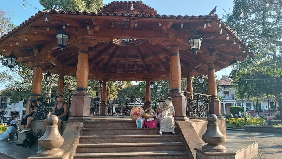 Valle de Bravo Tour: Walk in Magical Town and Ride a Jet Ski Gallery Image 3