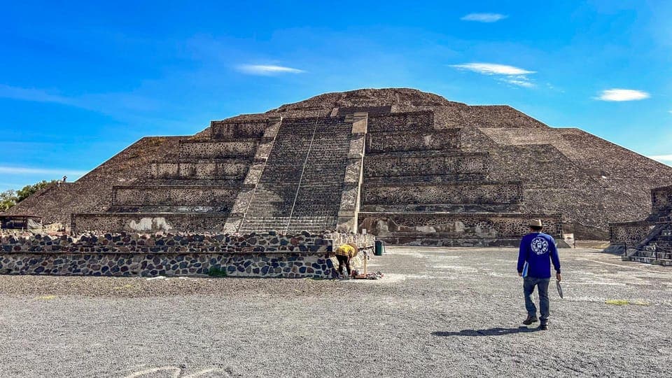25. Teotihuacan Pyramids & Basilica of Guadalupe - Image 25