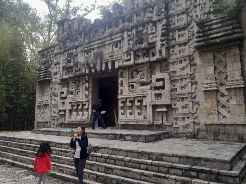 ANTHROPOLOGY MUSEUM & CHAPULTEPEC: Guided Tour Gallery Image 1