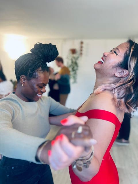 Tango Lesson with Bottomless Drinks Gallery Image 1