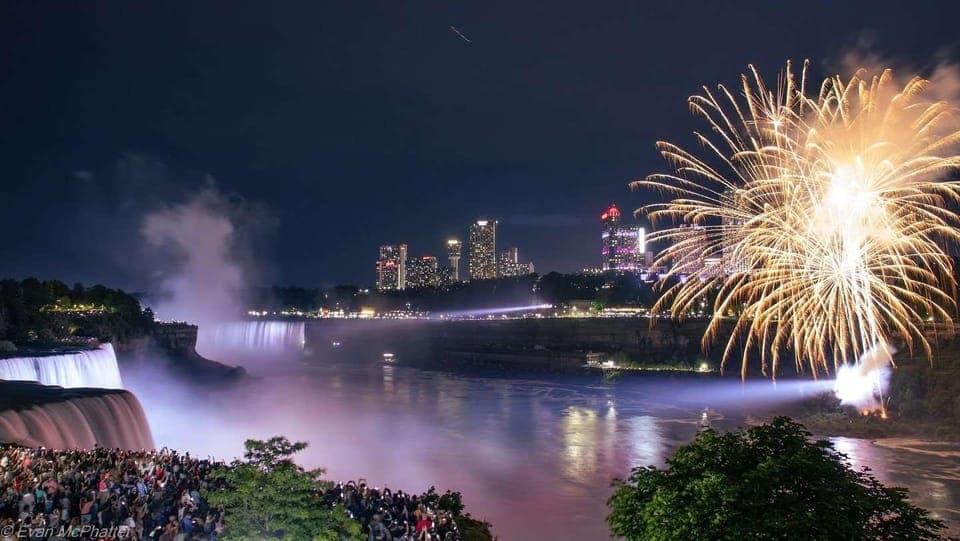 8. Skylon Tower, Fireworks & Walking Tour Canada - Image 8
