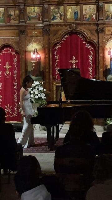 Romantic Piano Concert at Saint-Julien-le-Pauvre Gallery Image 4