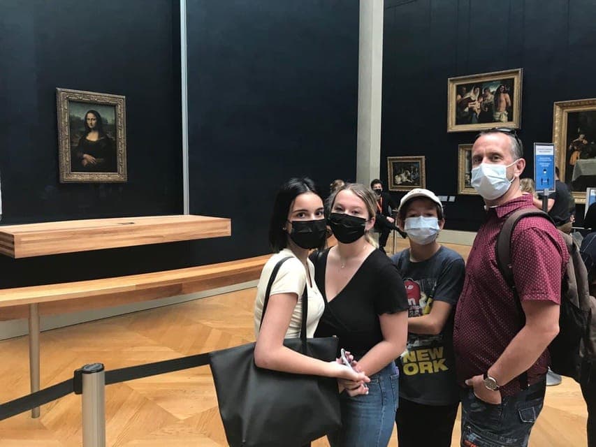 Guided Louvre Museum Tour with Optional Entry Ticket Gallery Image 3