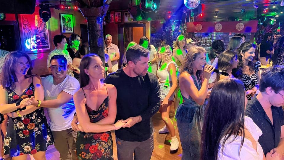 Miami Salsa Party: Lessons, Mojitos, Appetizers & Live Music Gallery Image 2