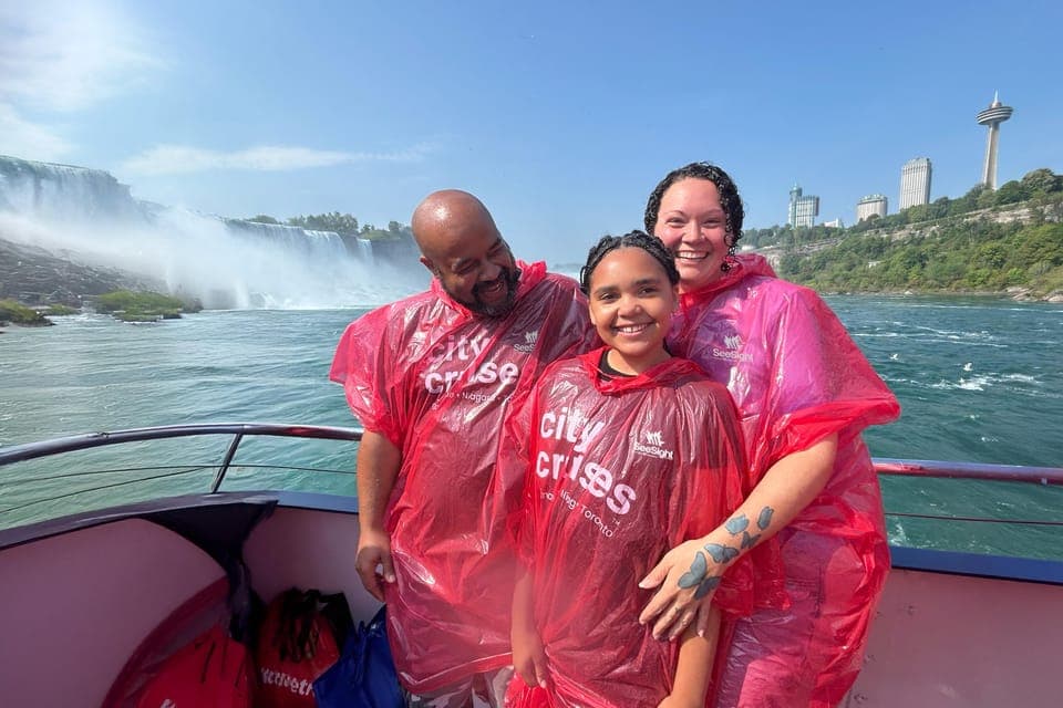 19. Niagara Falls Exclusive Walking Tour: Voyage to the Falls - Image 19