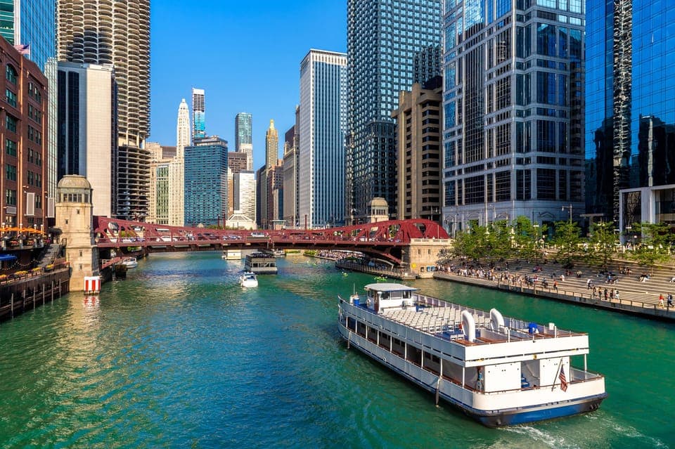 15. Chicago Highlights Walking Tour with Skydeck & Cruise - Image 15